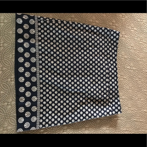 Adorable navy & white Talbots skirt. Size 10 - Picture 1 of 1